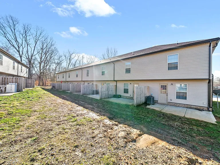 Smithson Ln - 235 (x8) — Photo 25