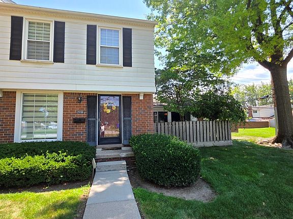 2nd image of 21150 Beaconsfield St