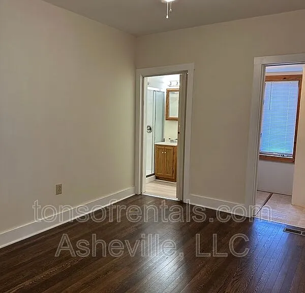 1809 Windsor Dr — Photo 10