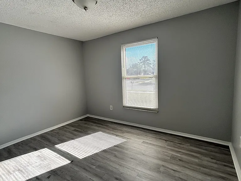 8267 Yolanda Ct — Photo 7