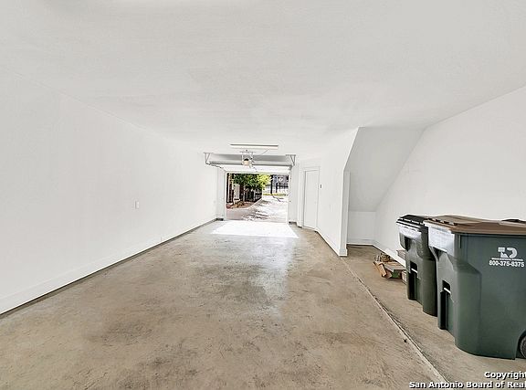 5th image of 303 W Cypress St #501