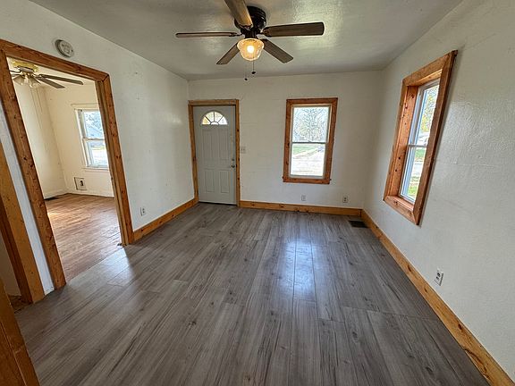 3rd image of 611 S Elsie Ave