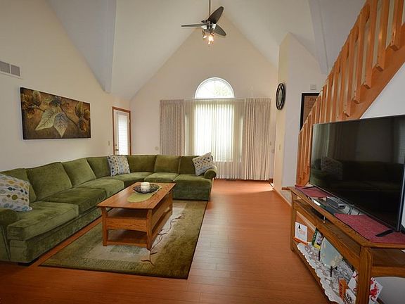 4th image of 822 Arboretum Cir