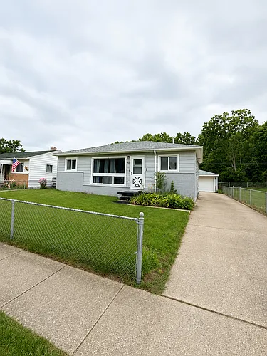 70 Devonshire Rd Photo 1
