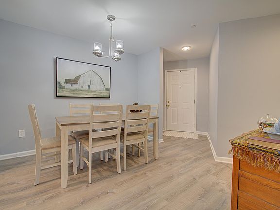 5th image of 155 Barren River Dr APT 1