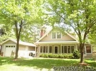 92 Tabor Rd, East Flat Rock, NC 28726