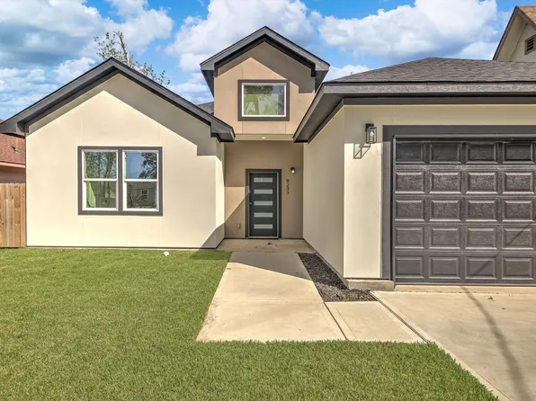 8233 Sterlingshire St, Houston, TX 77078