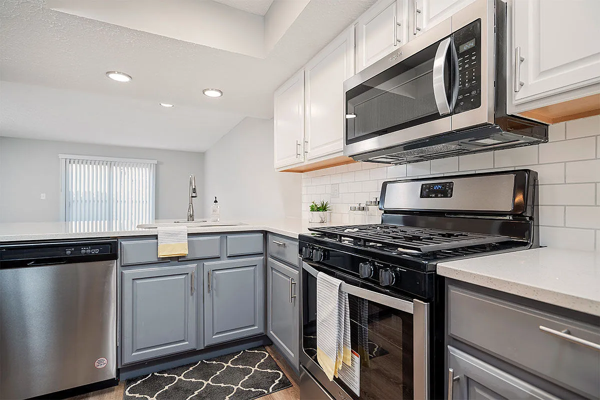 Mason Row Townhomes — Photo 1
