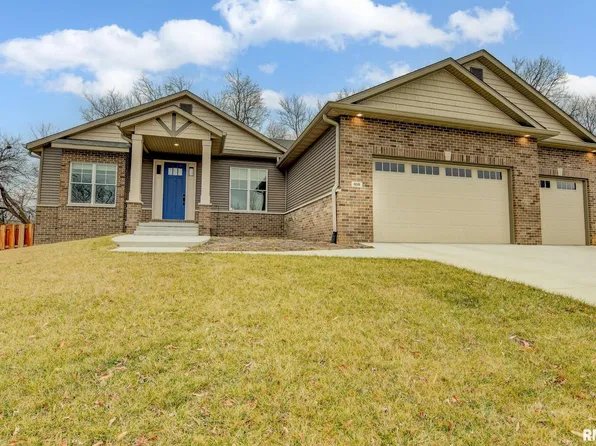 616 Poinsettia Pl, Springfield, IL 62711