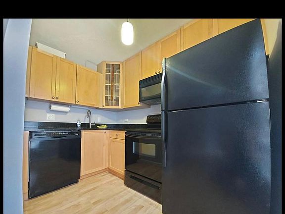 5th image of 1212 N Lasalle St #906