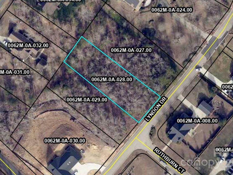 2nd image of 1012 Lyndon Dr