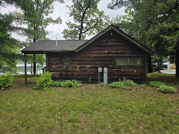 N6270 8th Dr, Plainfield, WI 54966