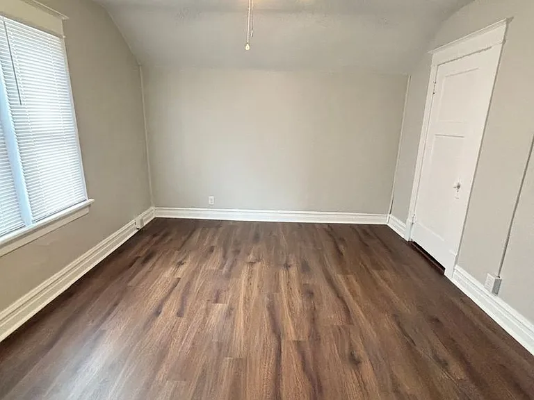 715 W Court St — Photo 32