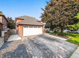 1294 Hammond St, Burlington, ON L7S 2C5