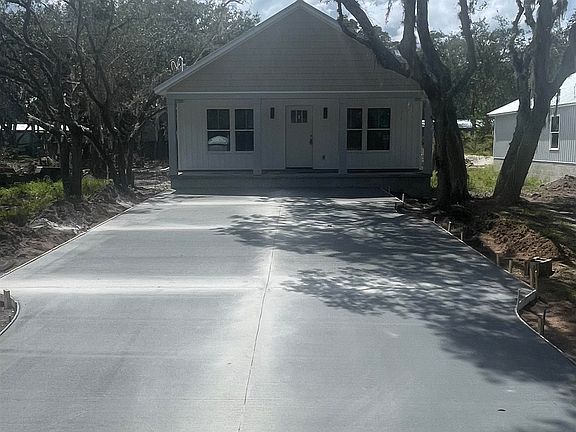 3rd image of 4667 6th Ave