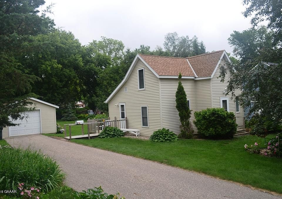 1st image of 618 2nd St NE