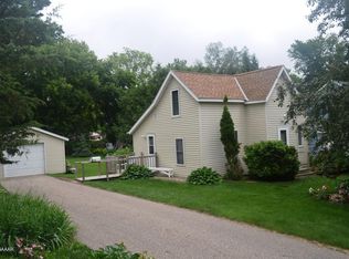 618 2nd St NE, Glenwood, MN 56334