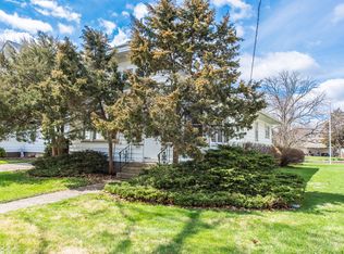 823 5th St, Aurora, IL 60505