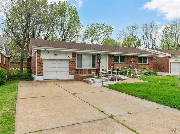 920 Lebon Dr, Saint Louis, MO 63137