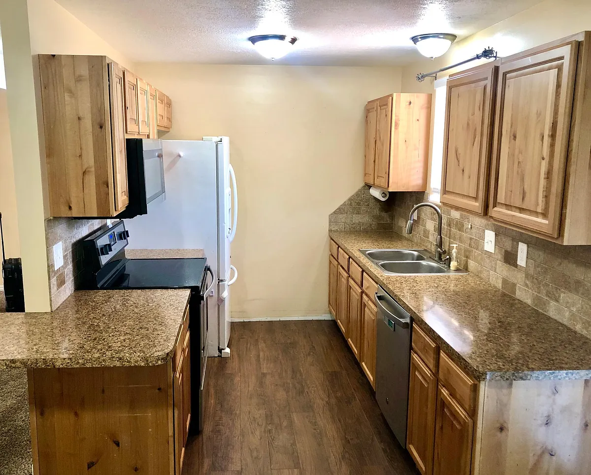 Building Photo - 1517 Taylor Cir