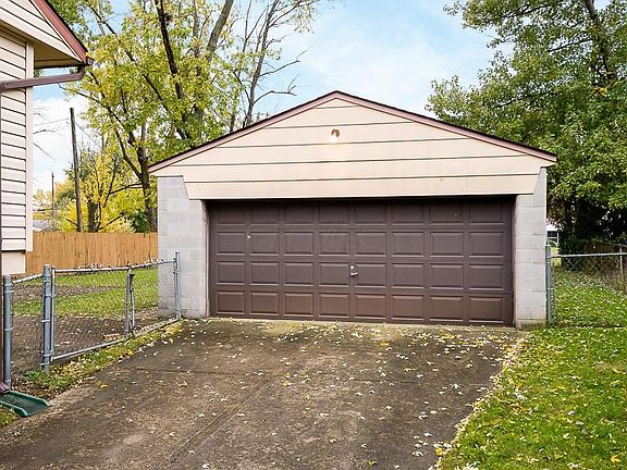 2nd image of 555 Knights Ave