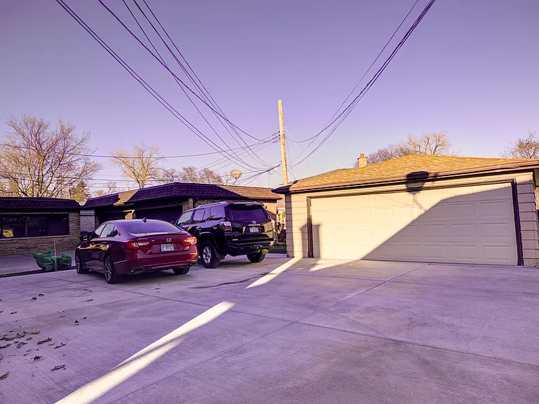 5715 N Cicero Ave #2 — Photo 24