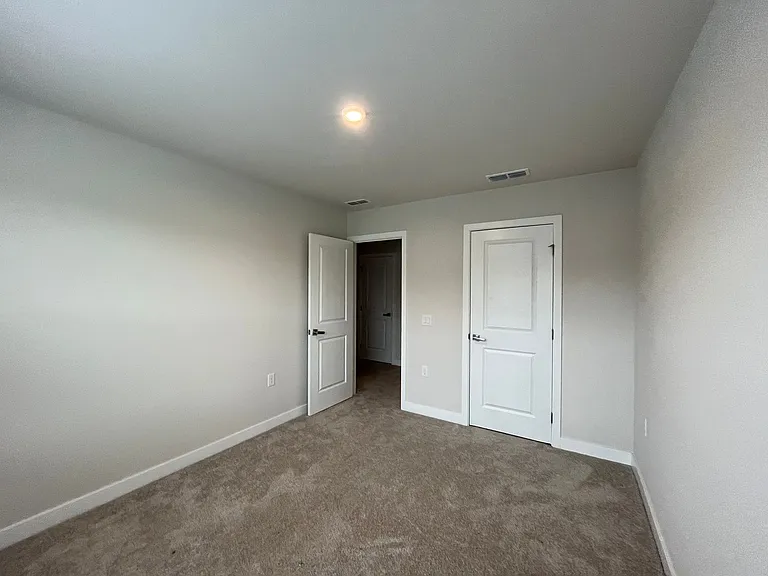 4184 Farmfield Dr — Photo 18