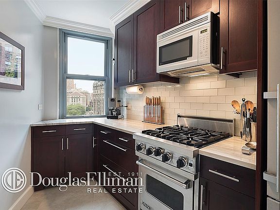 2nd image of 2025 Broadway APT 9D