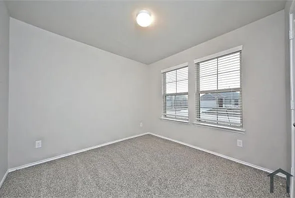 4 bed, 2120 sqft, $2,650 — Photo 3