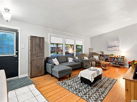 3rd image of 13 Anderson AVENUE