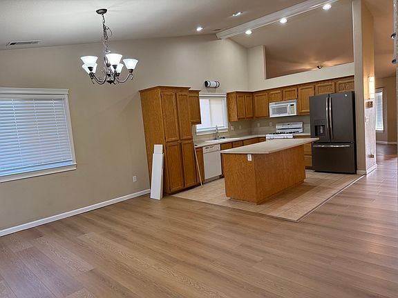 4th image of 1440 Donita Dr