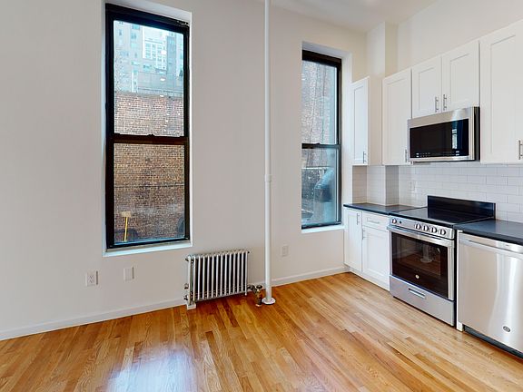 4th image of 969 Lexington Ave Unit 3