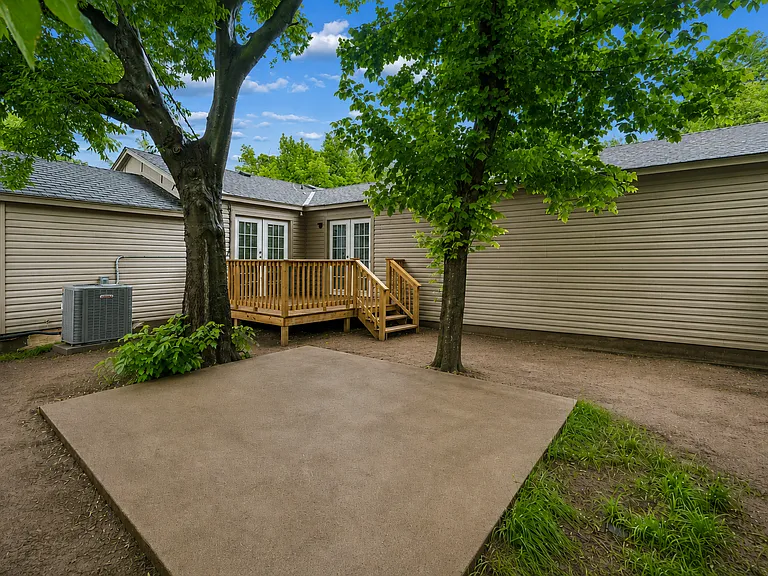 750 Iowa St — Photo 31