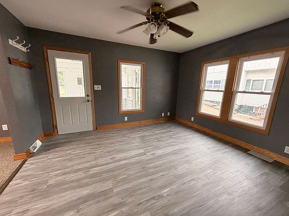 3rd image of 2025 S Bluff Blvd