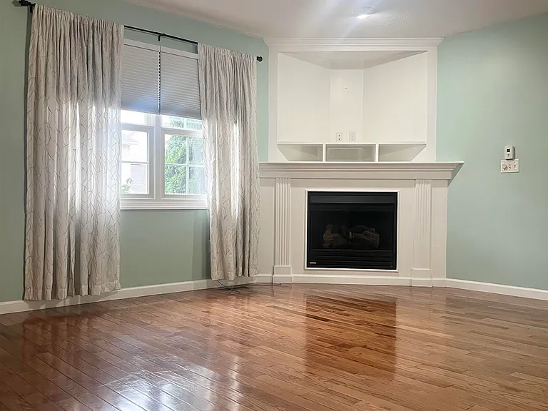 121 Donna Ave — Photo 3