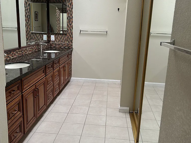 4806 Balthazar Ter — Photo 8