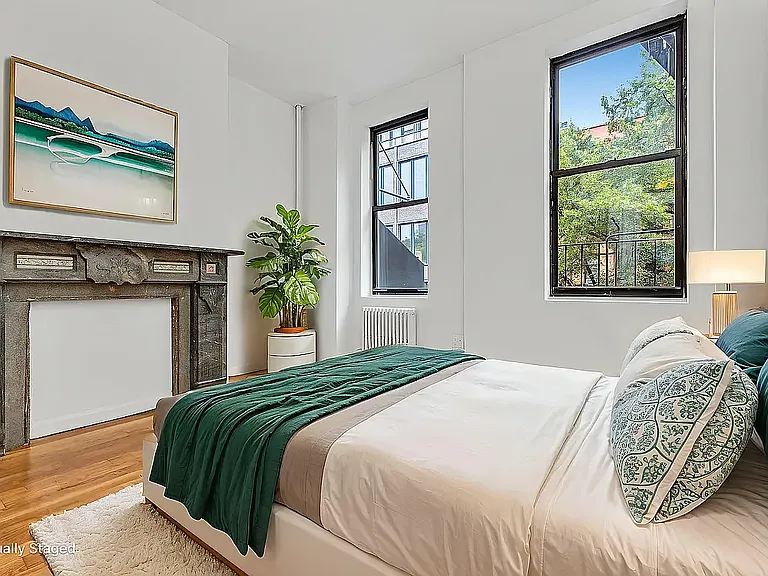 25 Thompson St #2 — Photo 3