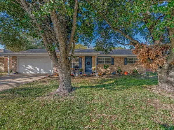 1110 Forest Glen Ct, Bryan, TX 77803