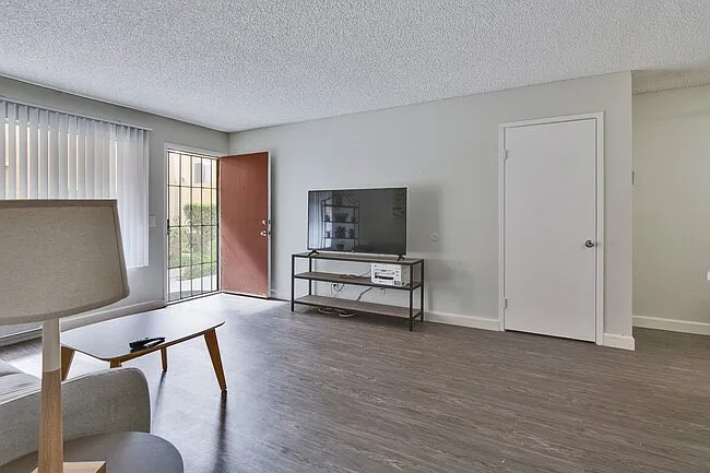 2 bed, 830 sqft, $2,679 — Photo 3