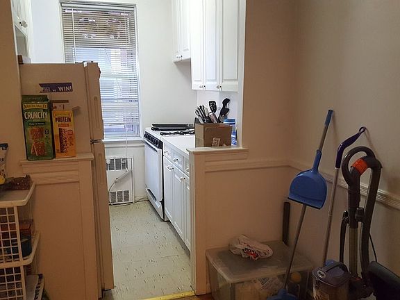 3rd image of 12325 82nd Ave APT 5N