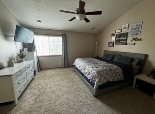 654 Village Pkwy, Circle Pines, MN 55014