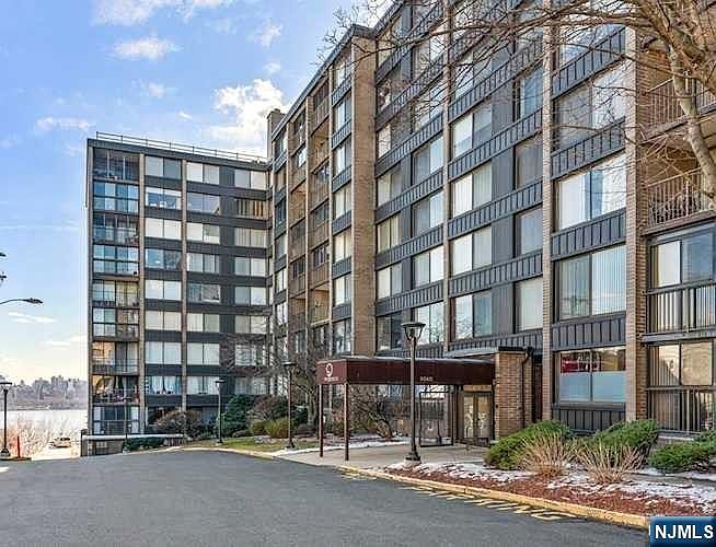 1st image of 9060 Palisade Ave APT 811