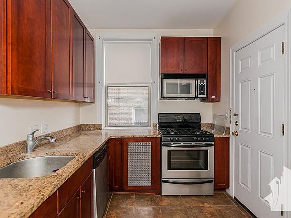 4th image of 4700 N Winchester Ave APT 01A