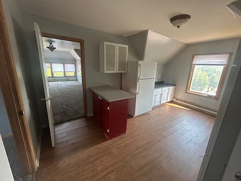 505-507 N Farrington Street — Photo 13