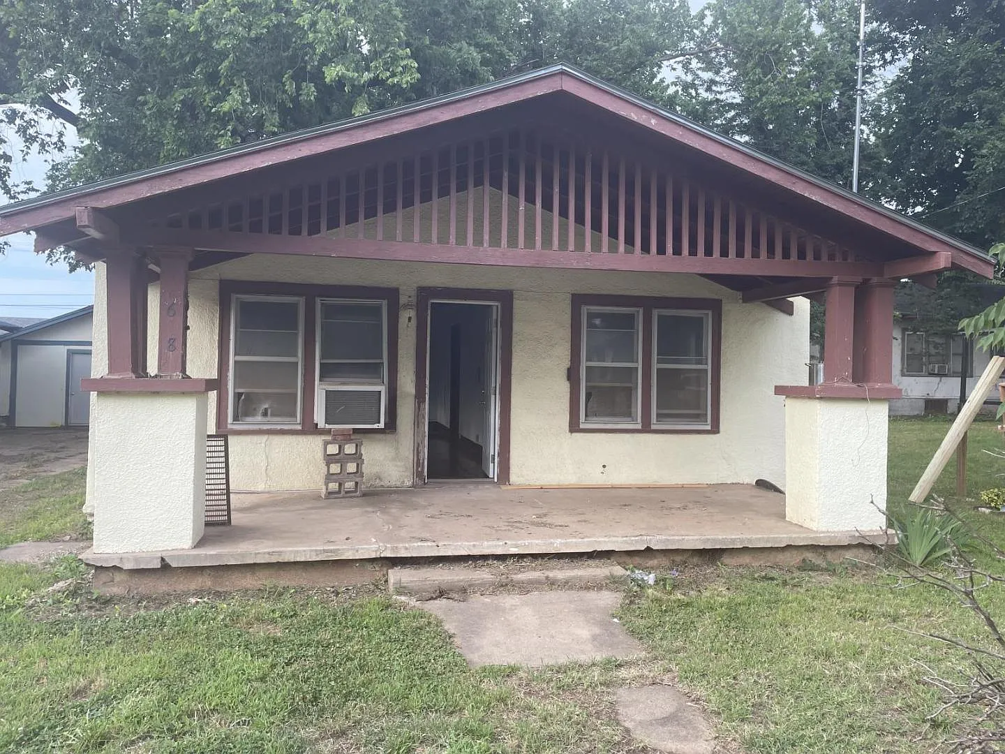 618 Grove St — Photo 1