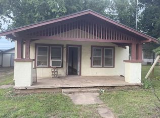 618 Grove St, Perry, OK 73077