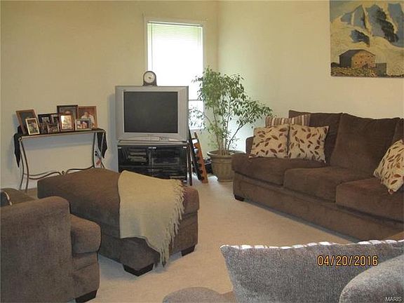 3rd image of 30 Spanish Oak Ct