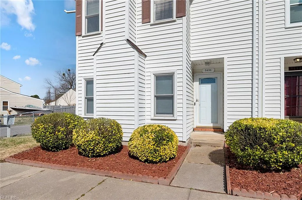 Building Photo - 5496 Lynbrook Lndg