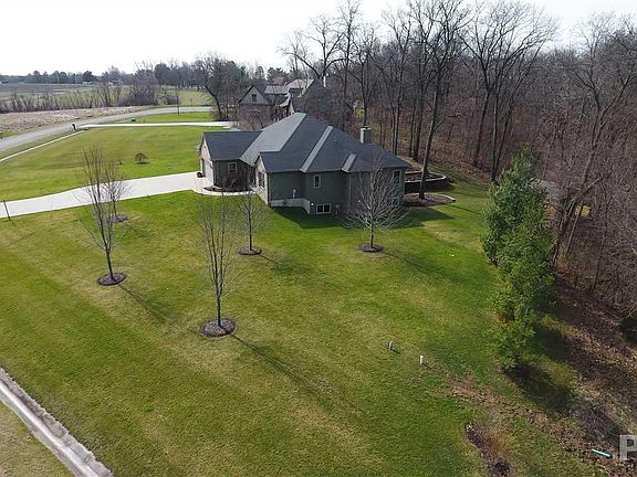 2nd image of 10915 N Foxmeadow Dr