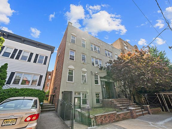 2nd image of 101 Kensington Ave APT A1